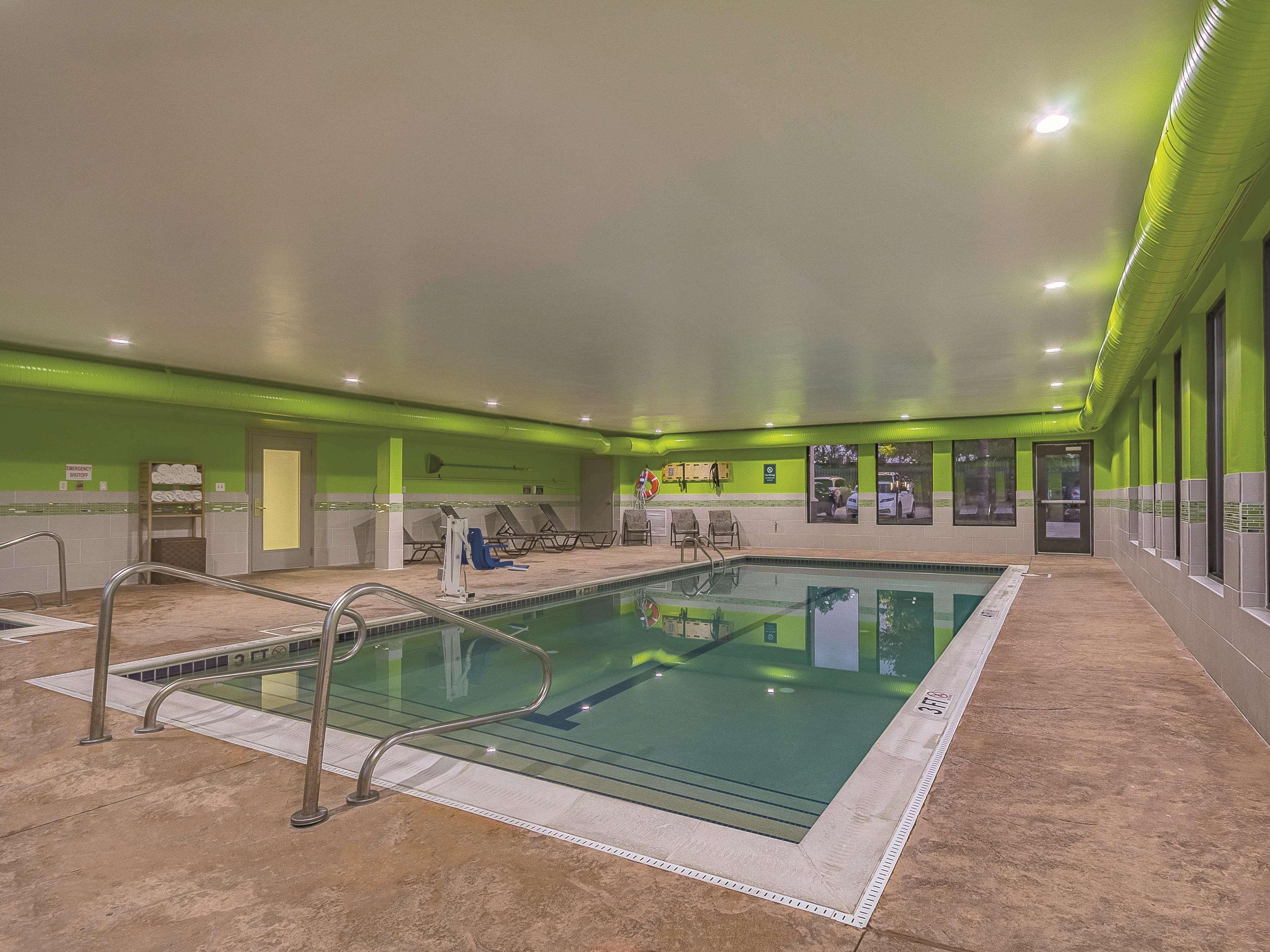 Hotel La Quinta By Wyndham Cleveland Airport West North Olmsted Exterior foto