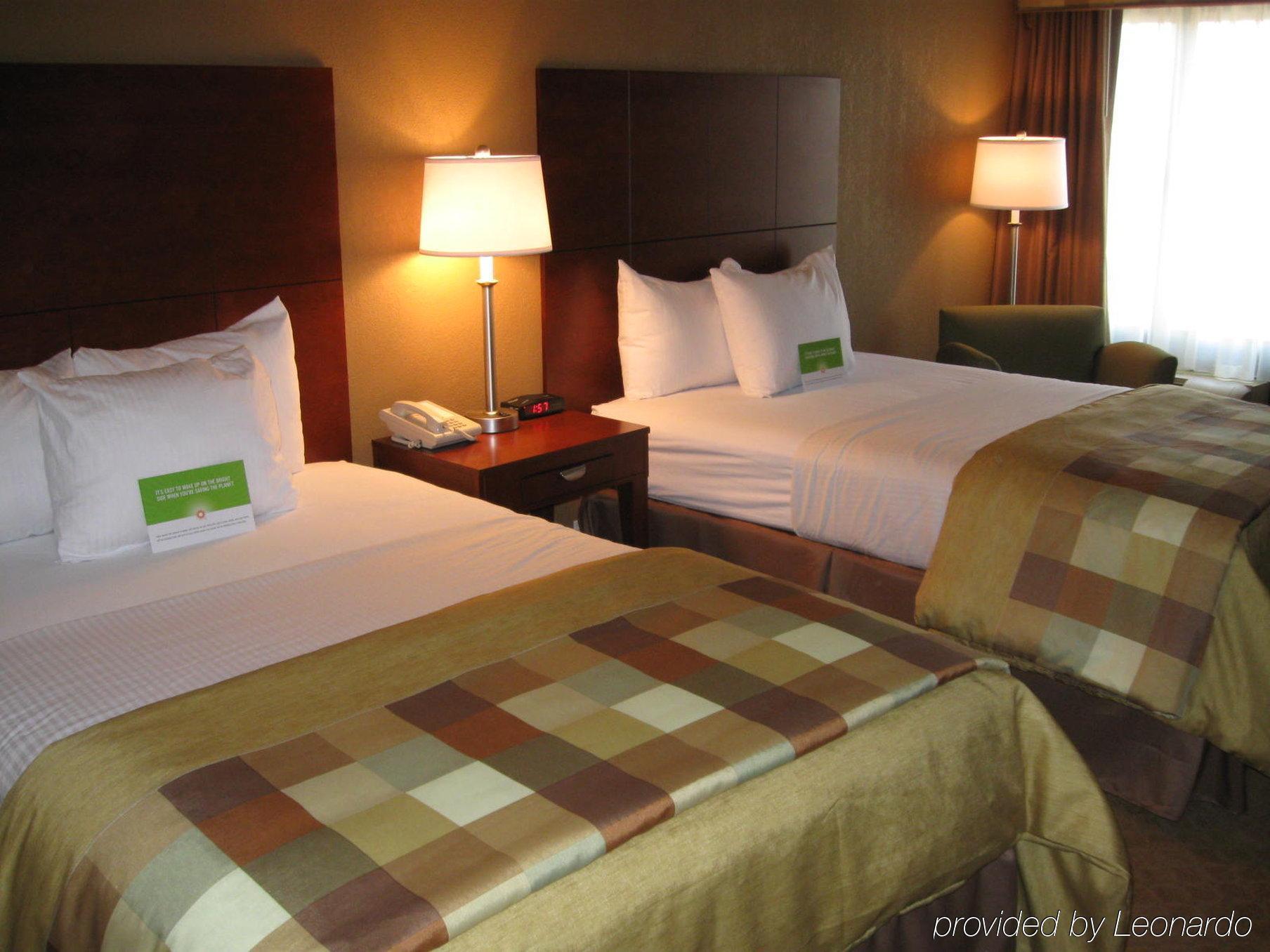 Hotel La Quinta By Wyndham Cleveland Airport West North Olmsted Exterior foto